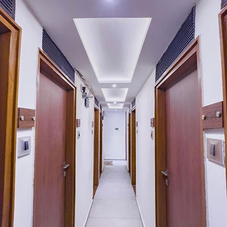 Hotel Winton Мумбай Екстериор снимка