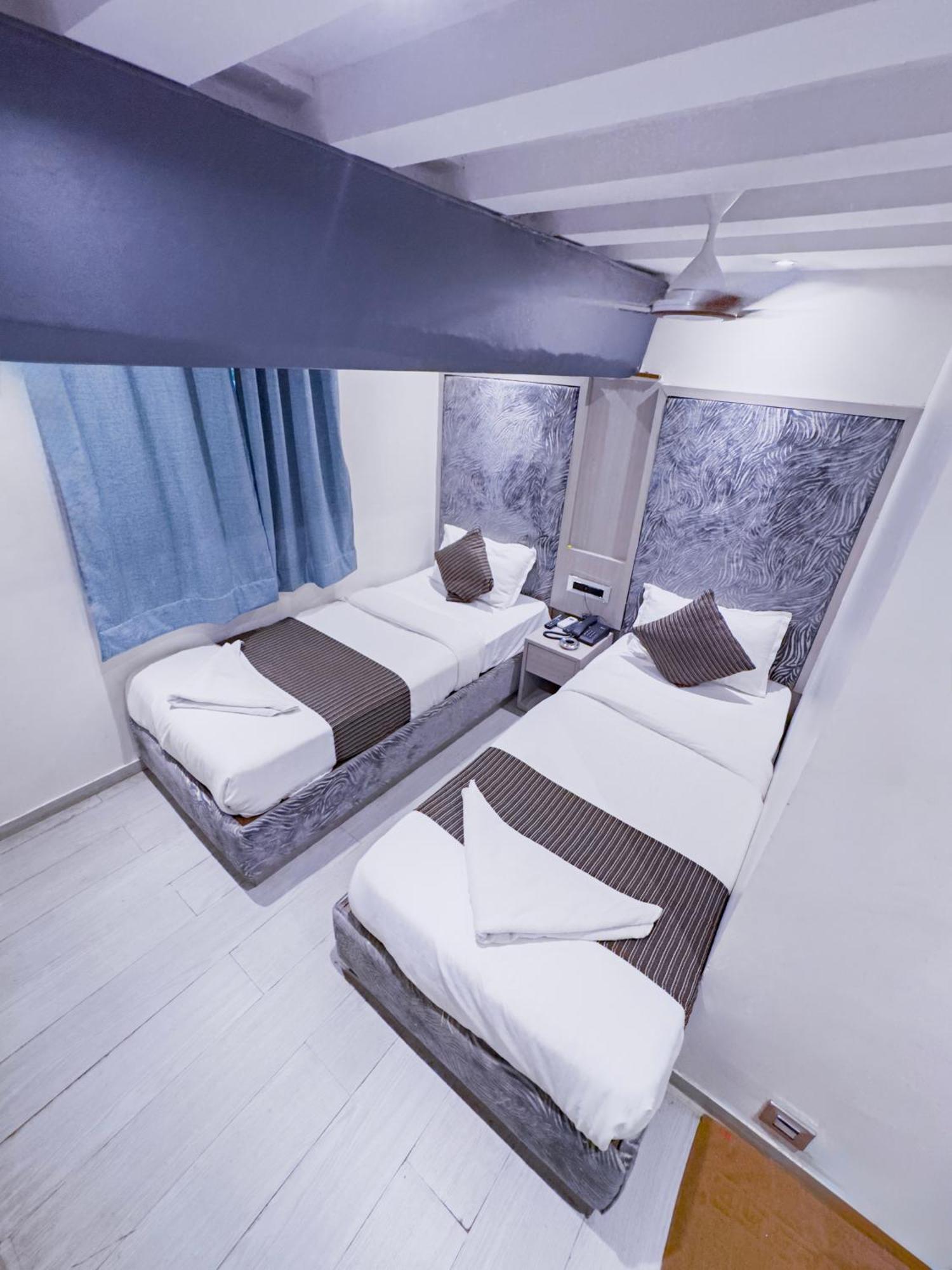 Hotel Winton Мумбай Екстериор снимка