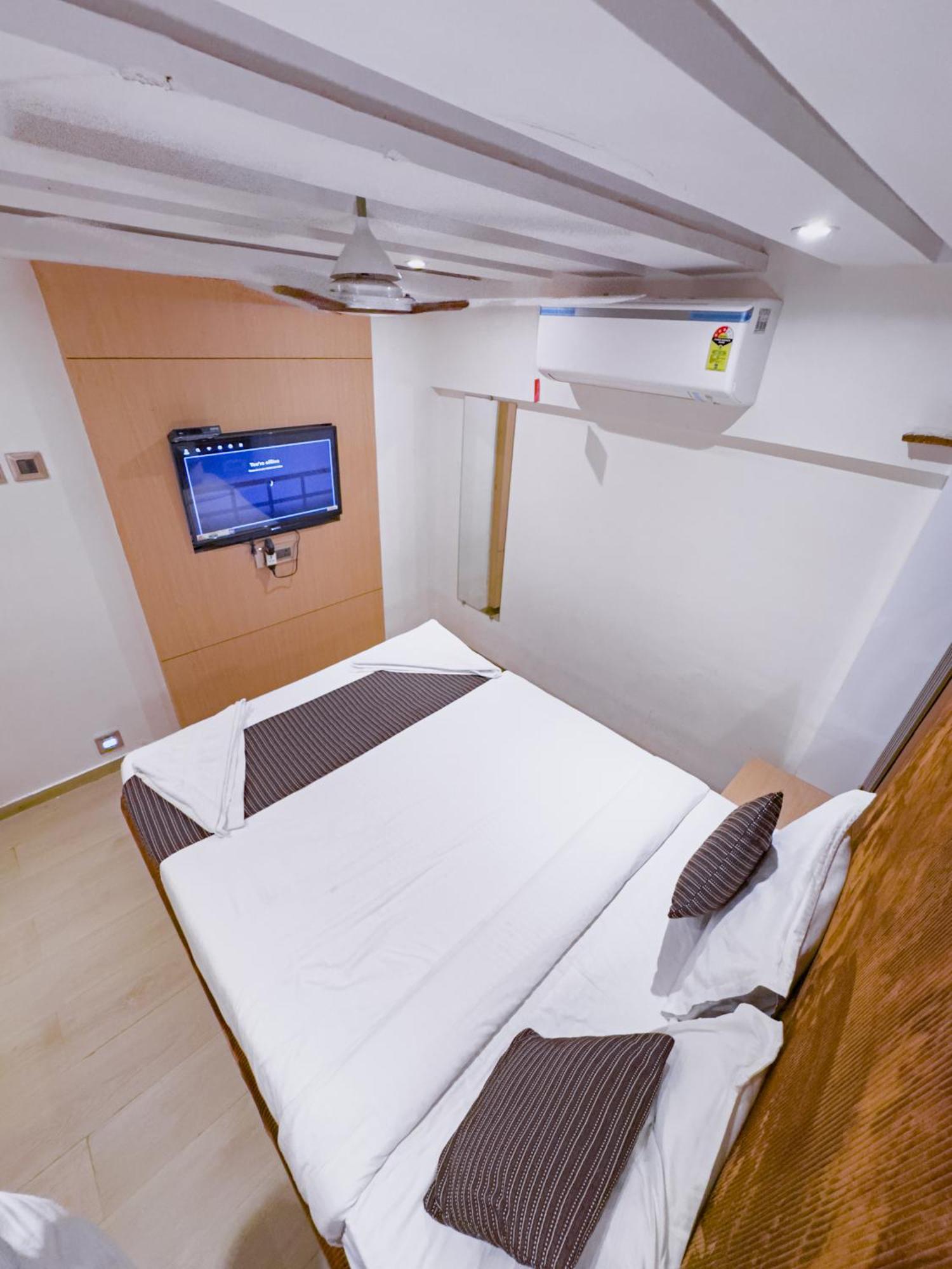 Hotel Winton Мумбай Екстериор снимка