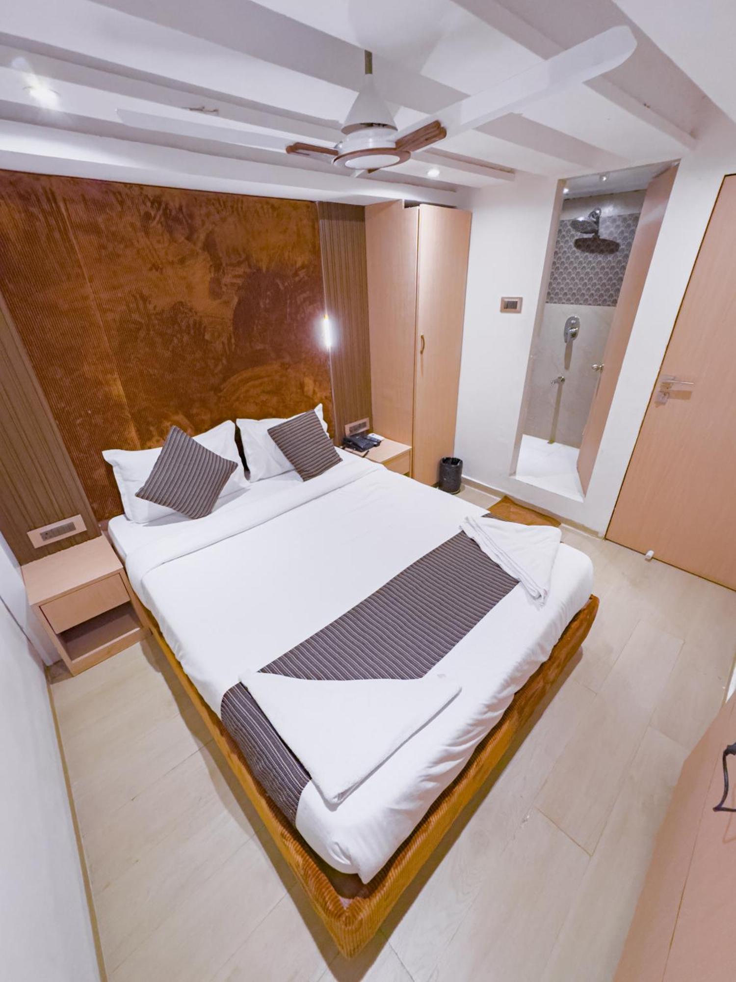 Hotel Winton Мумбай Екстериор снимка