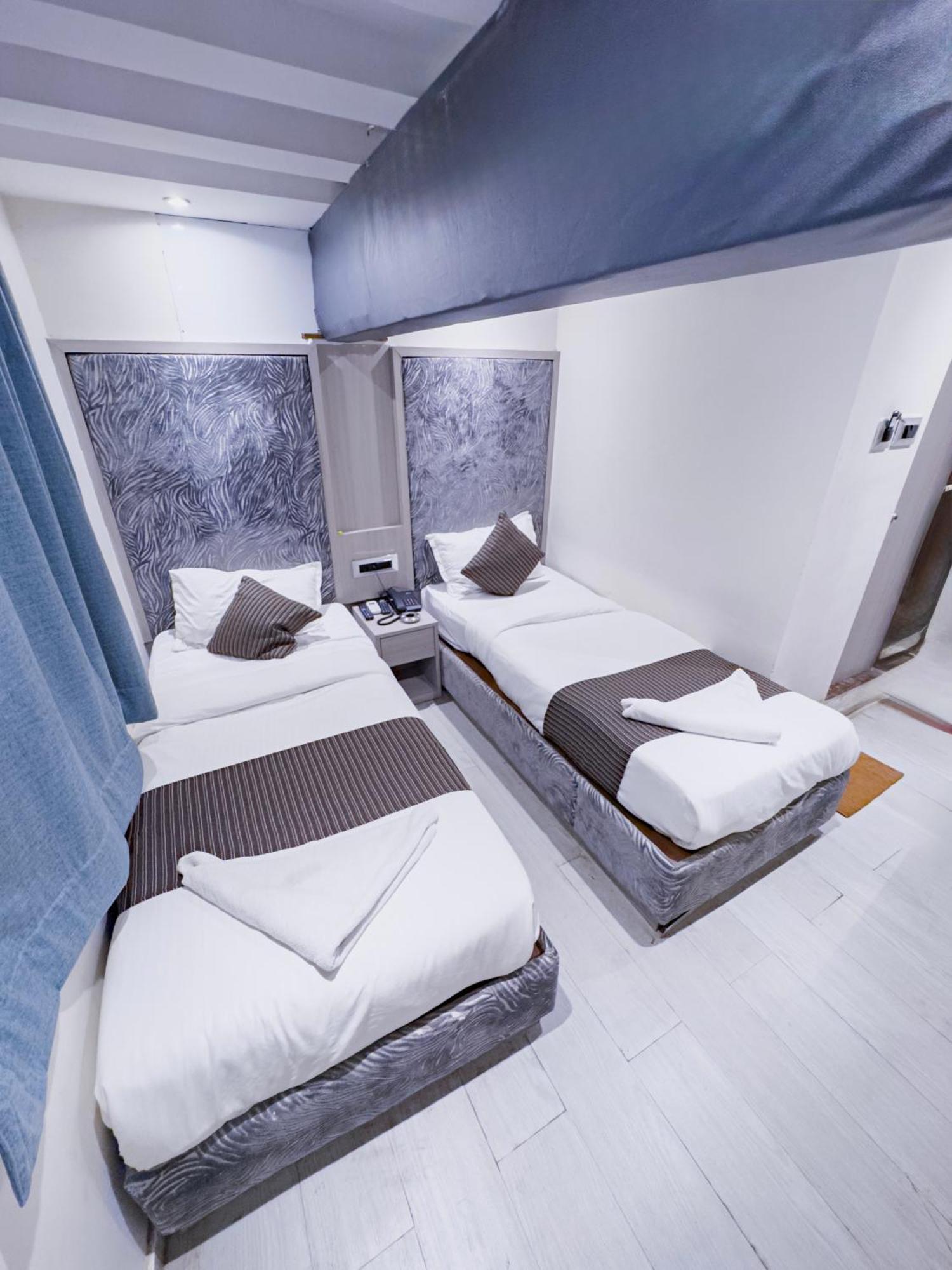 Hotel Winton Мумбай Екстериор снимка