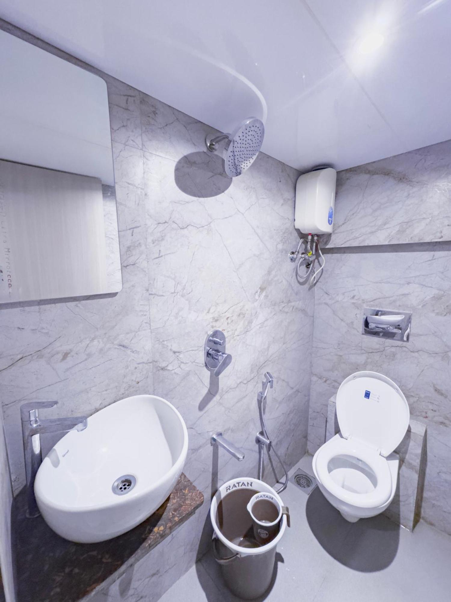 Hotel Winton Мумбай Екстериор снимка