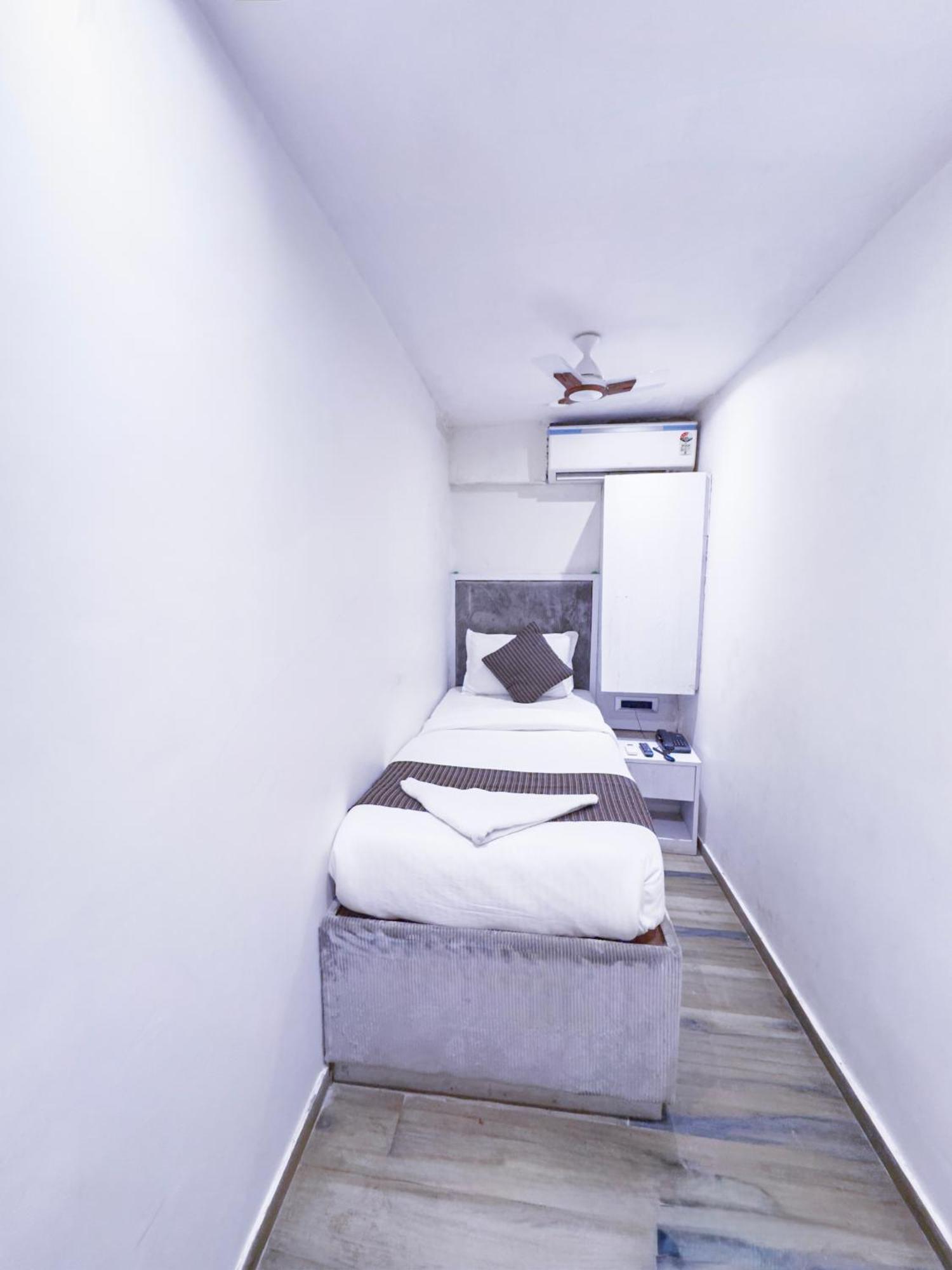 Hotel Winton Мумбай Екстериор снимка