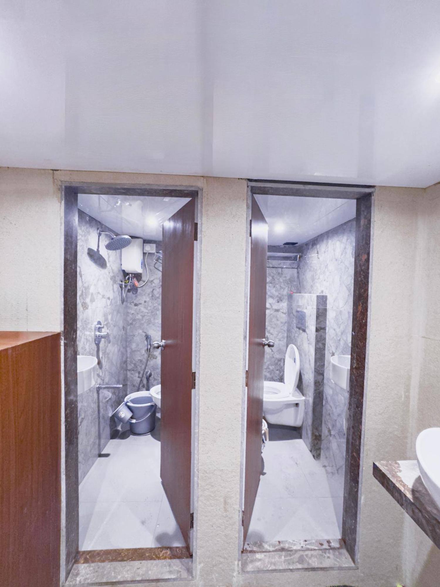 Hotel Winton Мумбай Екстериор снимка