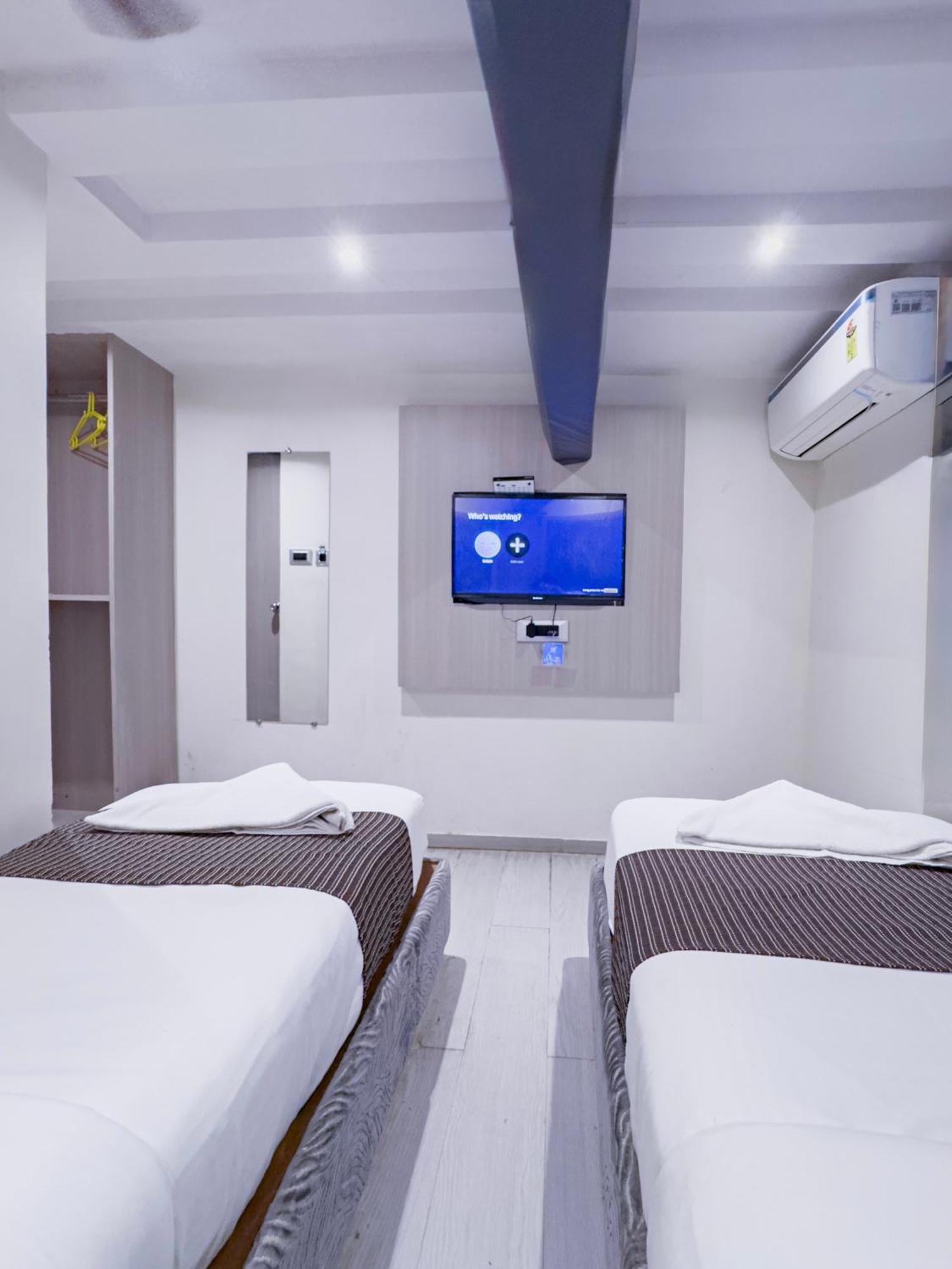 Hotel Winton Мумбай Екстериор снимка
