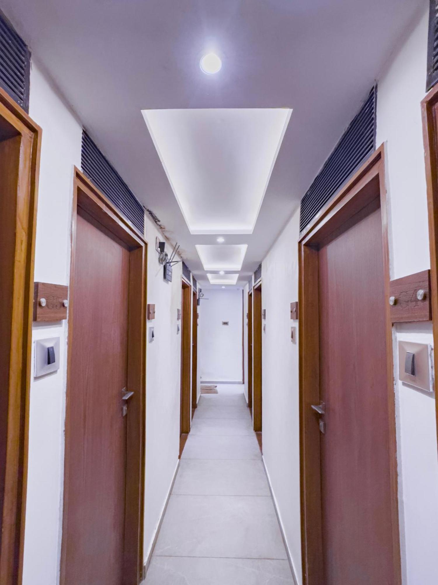 Hotel Winton Мумбай Екстериор снимка