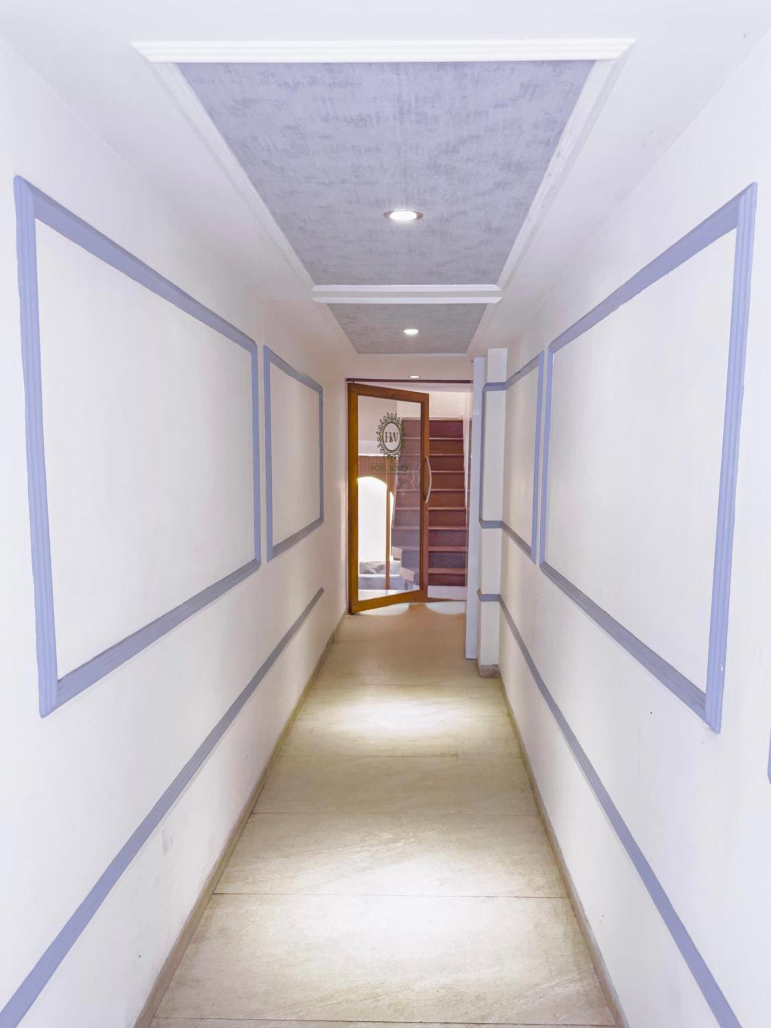 Hotel Winton Мумбай Екстериор снимка