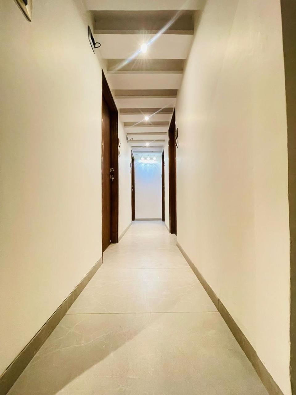 Hotel Winton Мумбай Екстериор снимка
