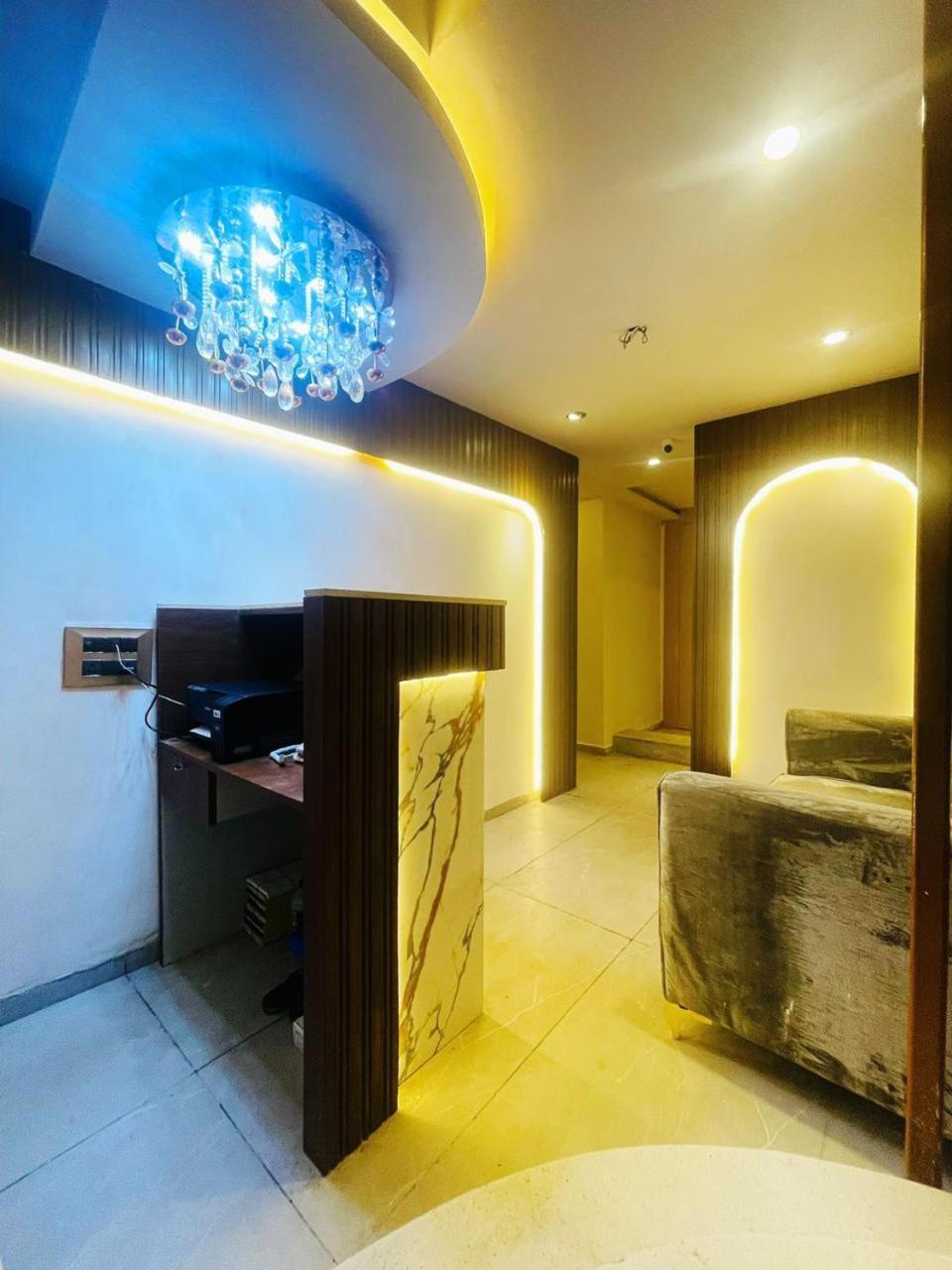 Hotel Winton Мумбай Екстериор снимка